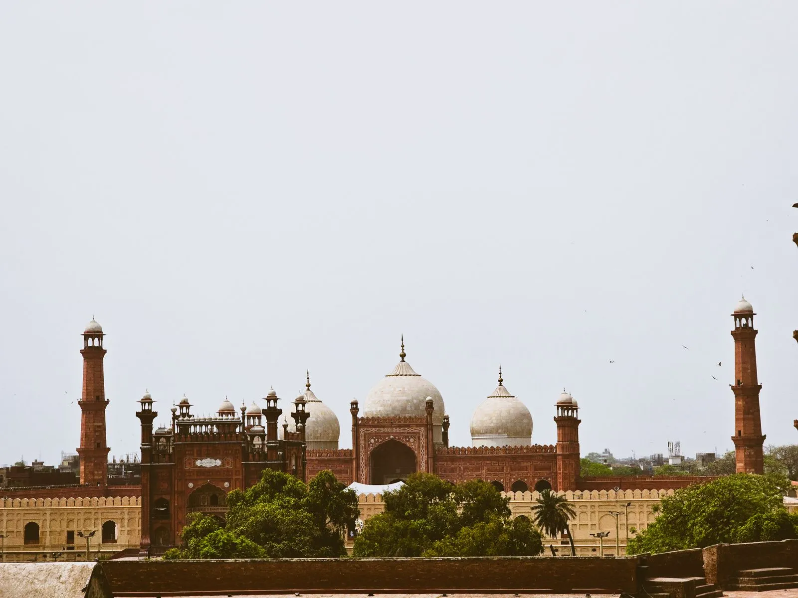 Badshahi Mosque and gardens, Lahore — city context